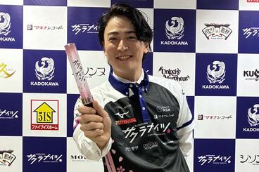 入団会見を行った尻無濱航