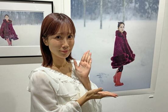 写真展を開催した小島みなみ