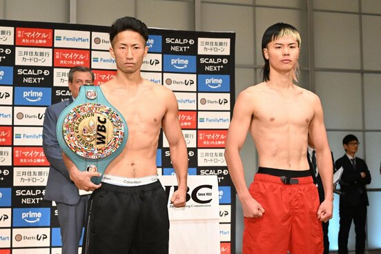 井上拓真（左）と那須川天心