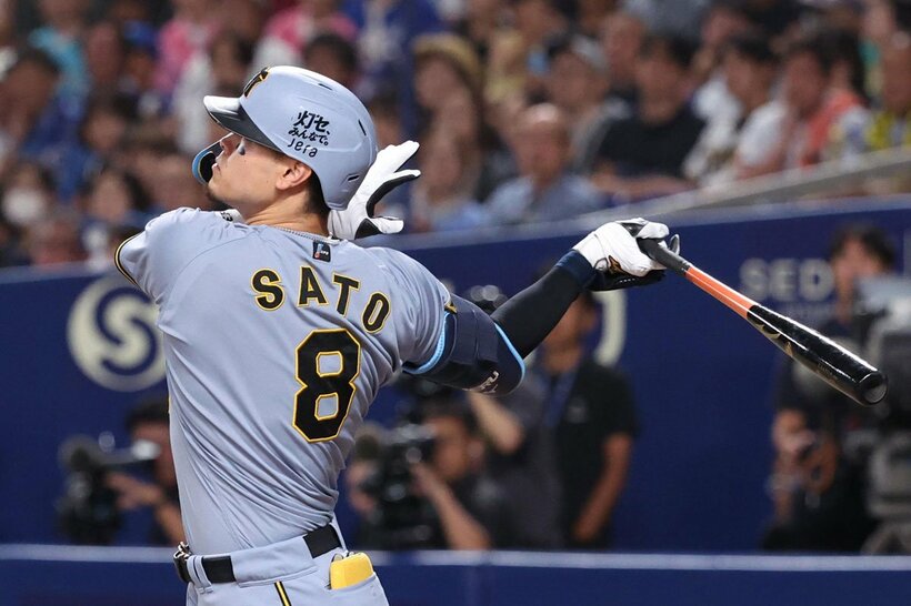 ７回、本塁打を打った阪神・佐藤輝明