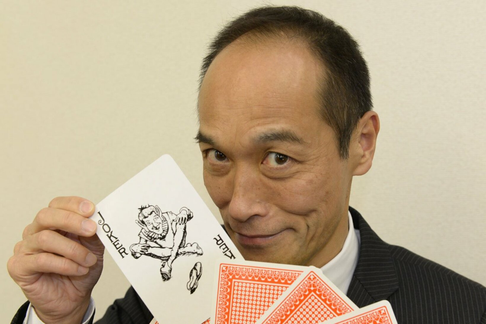 【写真】13年前…ジョーカーを手にする東国原氏