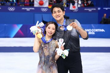 ミラノ・コルティナ五輪で金メダル獲得した〝りくりゅう〟