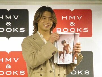 写真集を発売した瀬口黎弥
