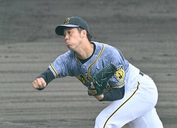  雨の降る中、中日打線をピシャリと封じた阪神・青柳