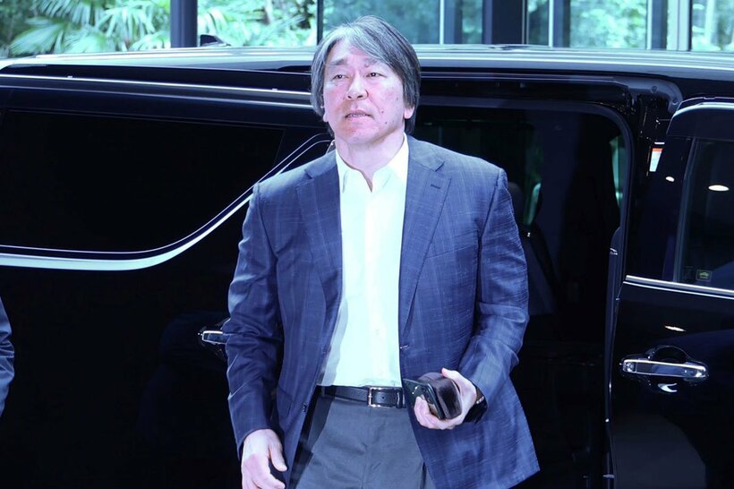ジャイアンツ球場のクラブハウスに到着した巨人・松井監督