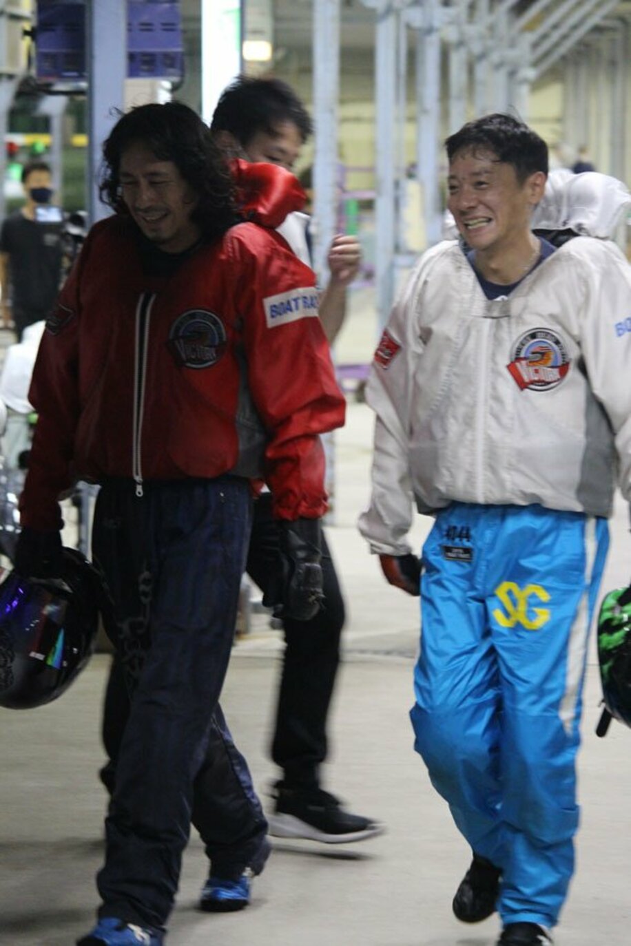  準優をきっちり１着で勝ち切った湯川浩司（右）
