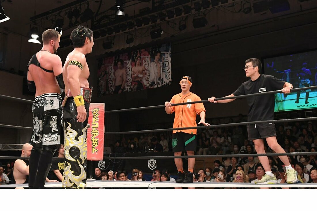 クリス・ブルックス&HARASHIMA(左側)に挑戦表明した青木真也と宮脇純太
