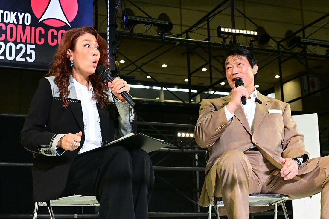 LiLiCo(左)とトークを繰り広げた小橋建太