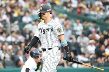 初回、見逃し三振に倒れた阪神・佐藤輝明