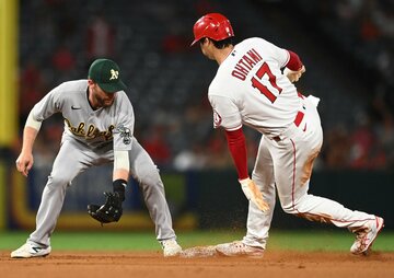  盗塁を決めた大谷（ロイター＝USA　TODAY　Sports)