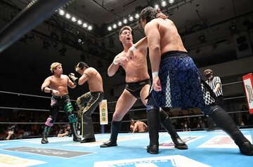  （左から）ＹＯＳＨＩ―ＨＡＳＨＩ、タイチ、ザック・セイバーＪｒ、後藤洋央紀