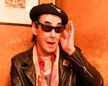 インタビューに答える鮎川誠さん（２０１９年）