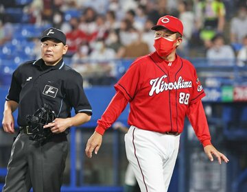  苦しい戦いが続く広島・佐々岡監督（東スポWeb）