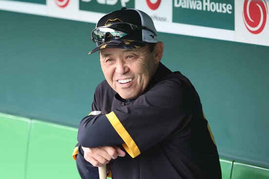ドンと構える阪神・岡田監督