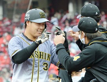  ６回、ソロホームランを放った大山