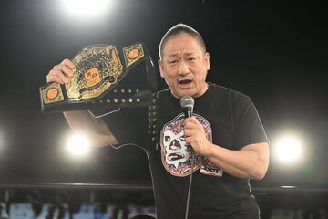 ＯＳＫＡＲとウルフを道場に招待した高木