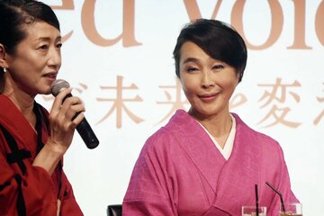 トークセッションを行った田島みわ氏と女優の篠原あさみ（左）