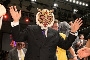 リングを後にする初代タイガーマスク