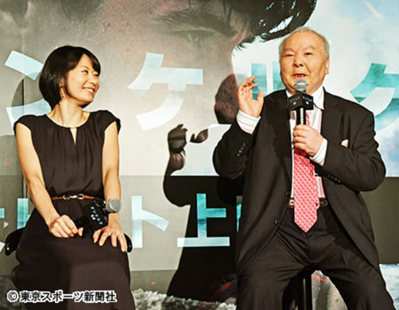  芸術にも造詣が深い“ひふみん”に笑顔で聞き入る高樹千佳子（左）
