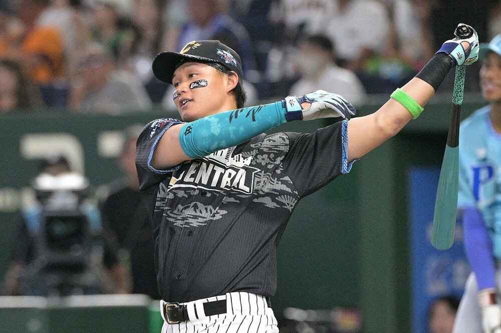球宴第1戦の前のホームラン競争に出場した阪神・森下翔太