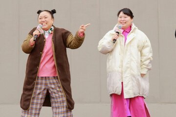 ニッチェの江上敬子(左)と近藤くみこ