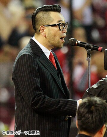 国歌独唱を行った槇原敬之