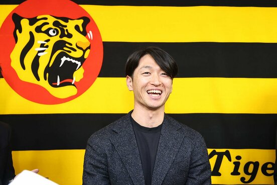 会見で阪神残留への思いを明かした近本光司
