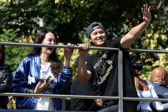 大谷翔平と真美子夫人（ロイター）