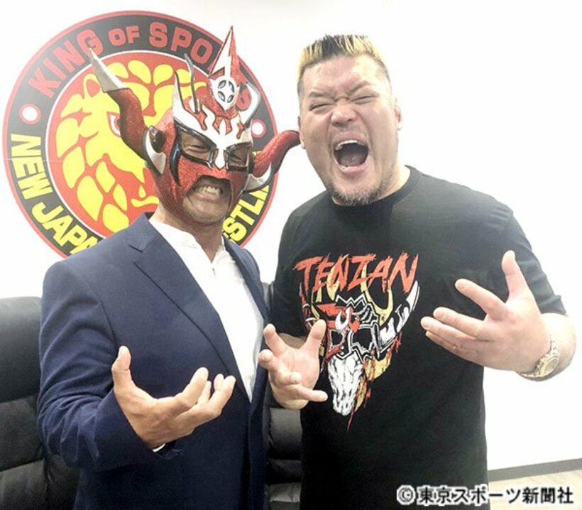  ライガーは自身のユーチューブチャンネル内で天山広吉（右）と対談