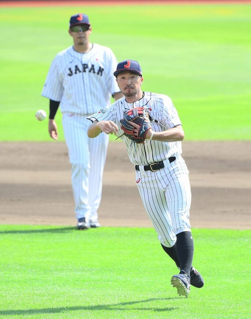  ノックを受ける菊池涼