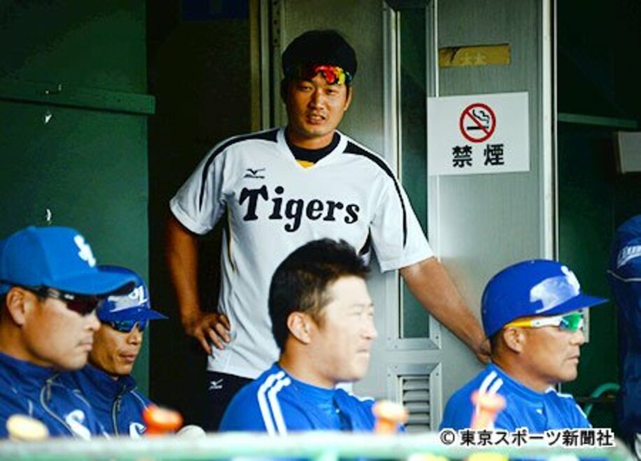 サムスンとの練習試合中に古巣のベンチに顔を出した呉昇桓