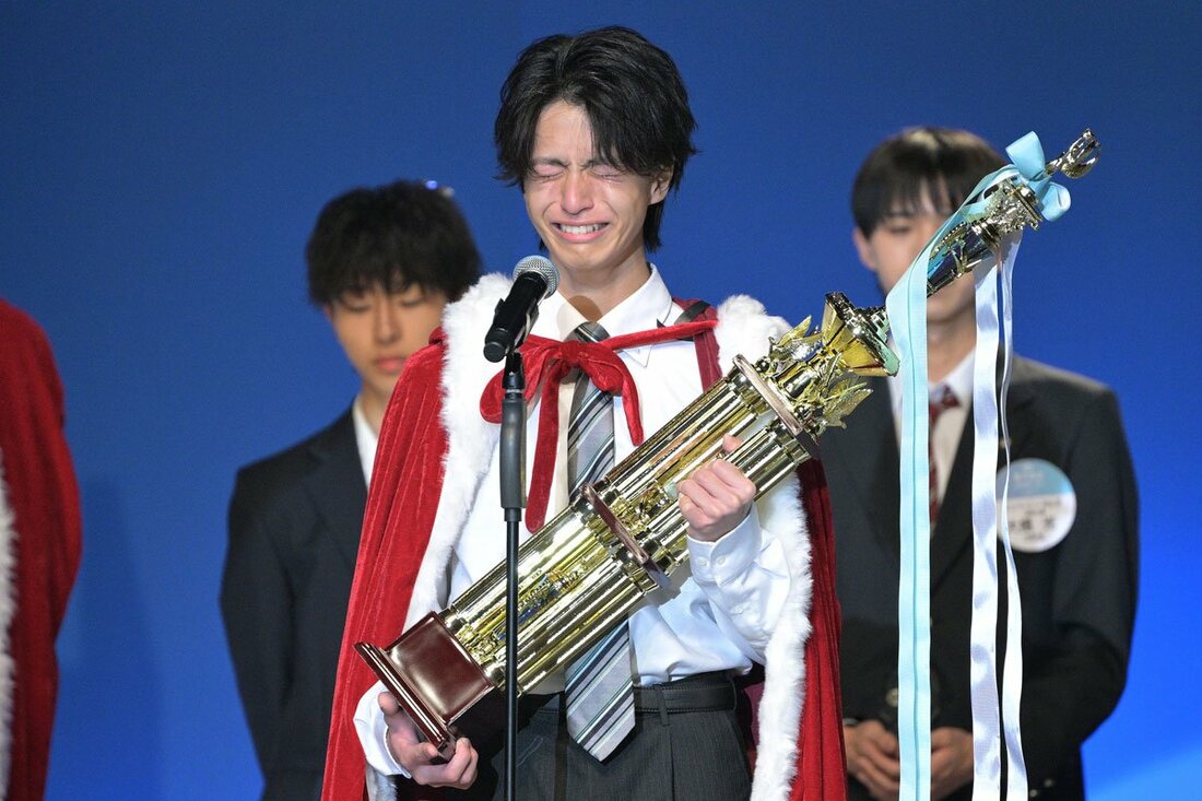 うれしすぎて号泣する楢崎悠亮さん