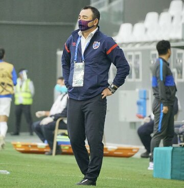  悔しい惜敗となった長谷川監督(ＦＣ東京提供）