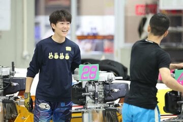 前検では笑顔も見られた西岡顕心(左)