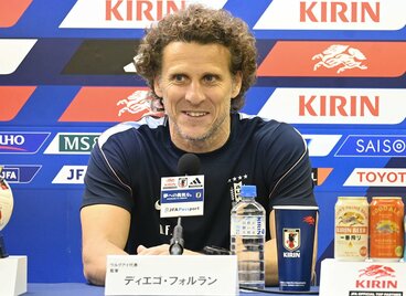 前日会見を行うウルグアイ代表のディエゴ・フォルラン監督