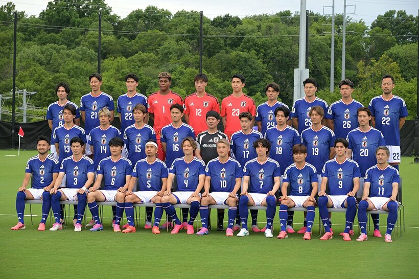 集合して記念撮影を行った森保ジャパン