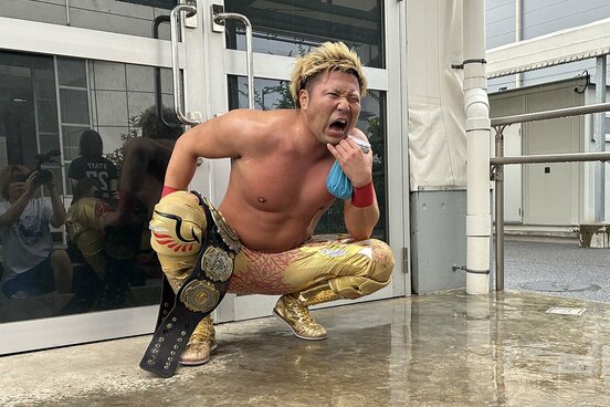 アゴを痛がる宮原