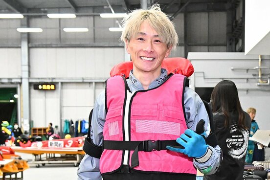 アロハポーズの峰竜太