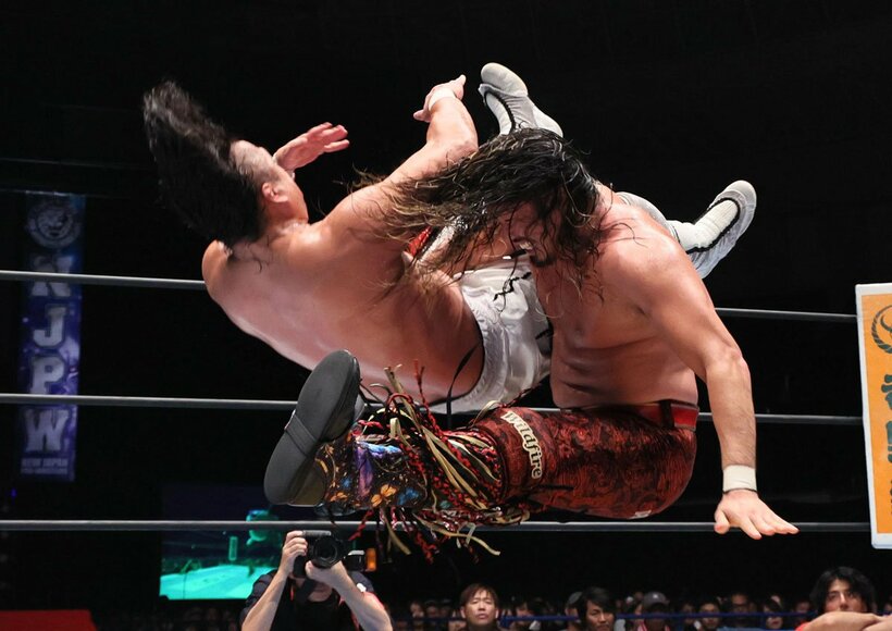 後藤洋央紀を攻める辻陽太