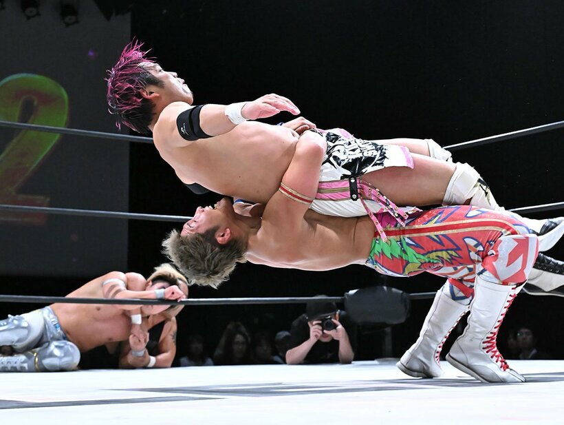 小峠篤司（上）にトドメを刺したエル・リンダマン
