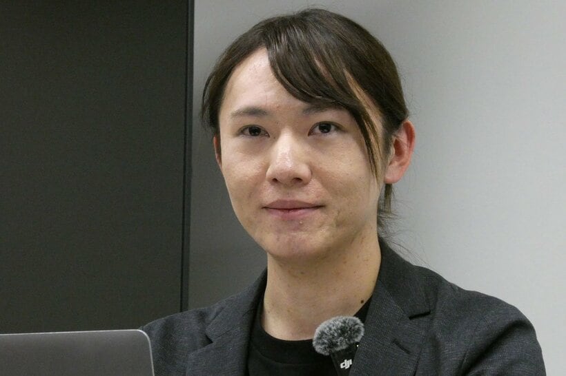会見を行った安野貴博氏