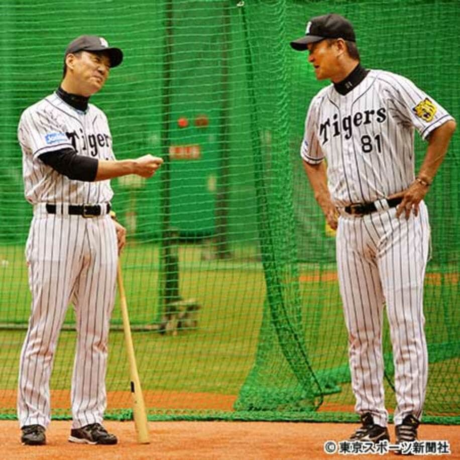 金本監督（左）と片岡打撃コーチは来年もスタメンに頭を悩ませる？
