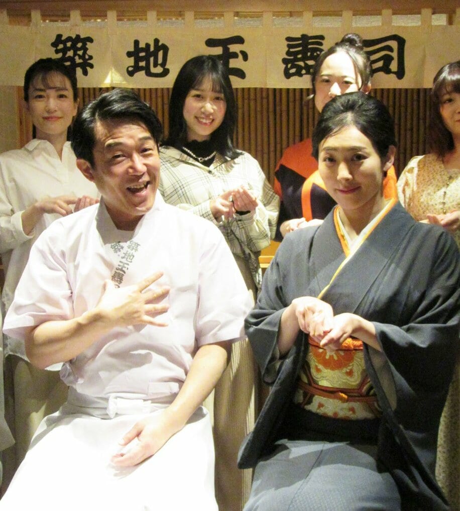  前列左からお笑いコンビ「ペナルティー」のヒデ、鳳恵弥(東スポWeb)