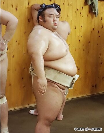  カメラをじっと見る貴景勝。強気な姿勢を崩さなかったが…