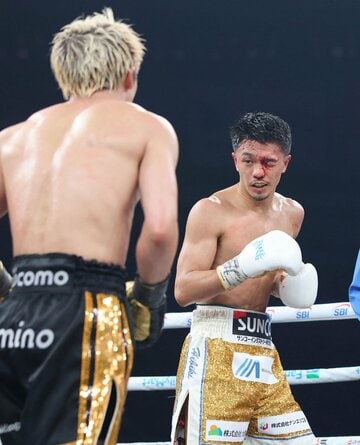 左目が痛々しい中谷潤人