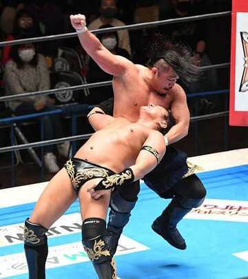  タイチ(手前)を下し、ＮＪＣ２回戦に駒を進めた後藤