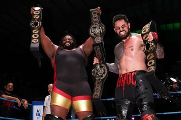 新王者となったザイオン（右）とオデッセイ