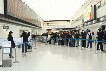 到着前のロビーに熱気はなかった…