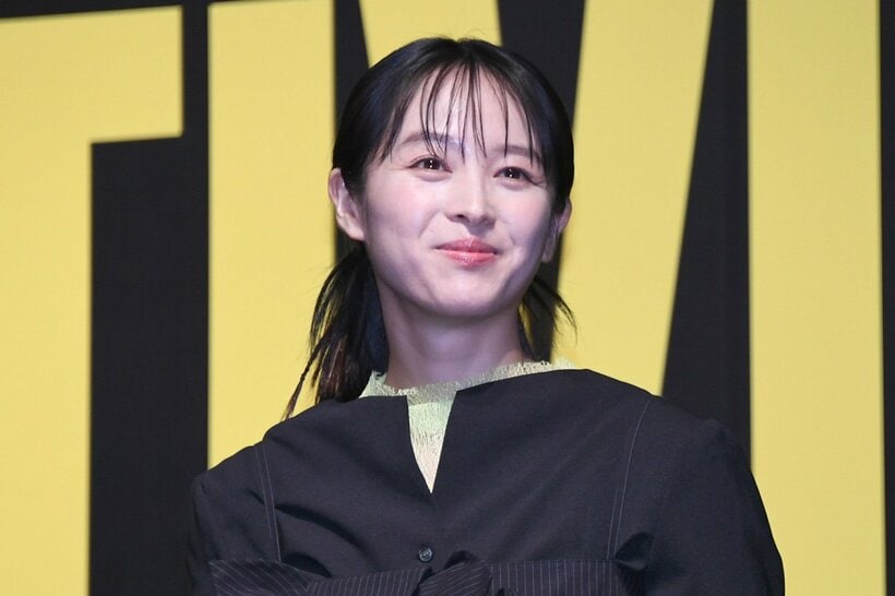 指令管制員・粕原を演じた清野菜名