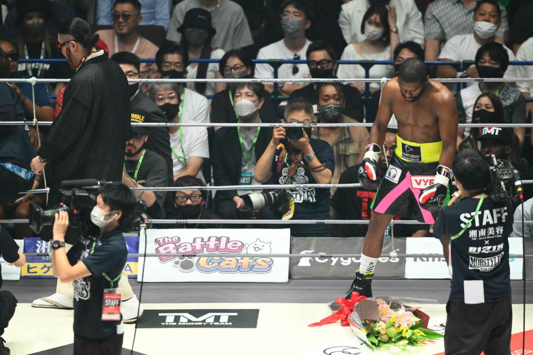 写真 ｒｉｚｉｎ ごぼうの党 奥野代表 メイウェザーへの 花束投げ捨て で炎上 失礼すぎる 東スポweb